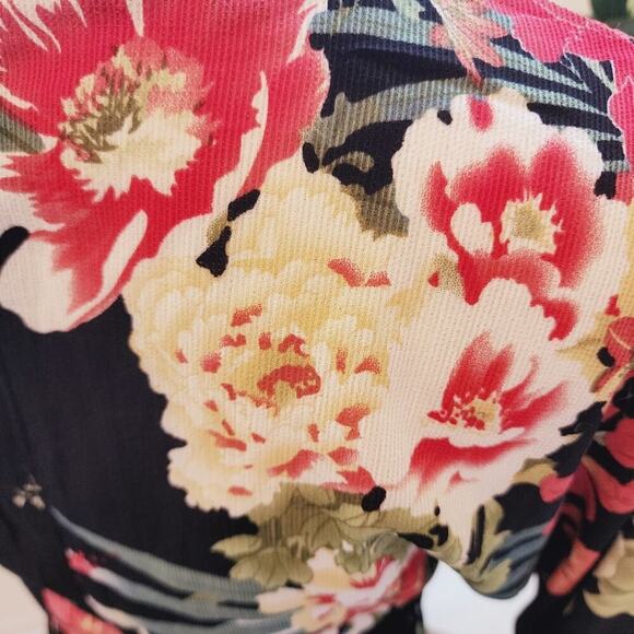 PARISIAN VINTAGE PETITE  BLACK BLUE RED FLORAL VNECK WITH RUFFLE SIZE 6 - Picture 4 of 8